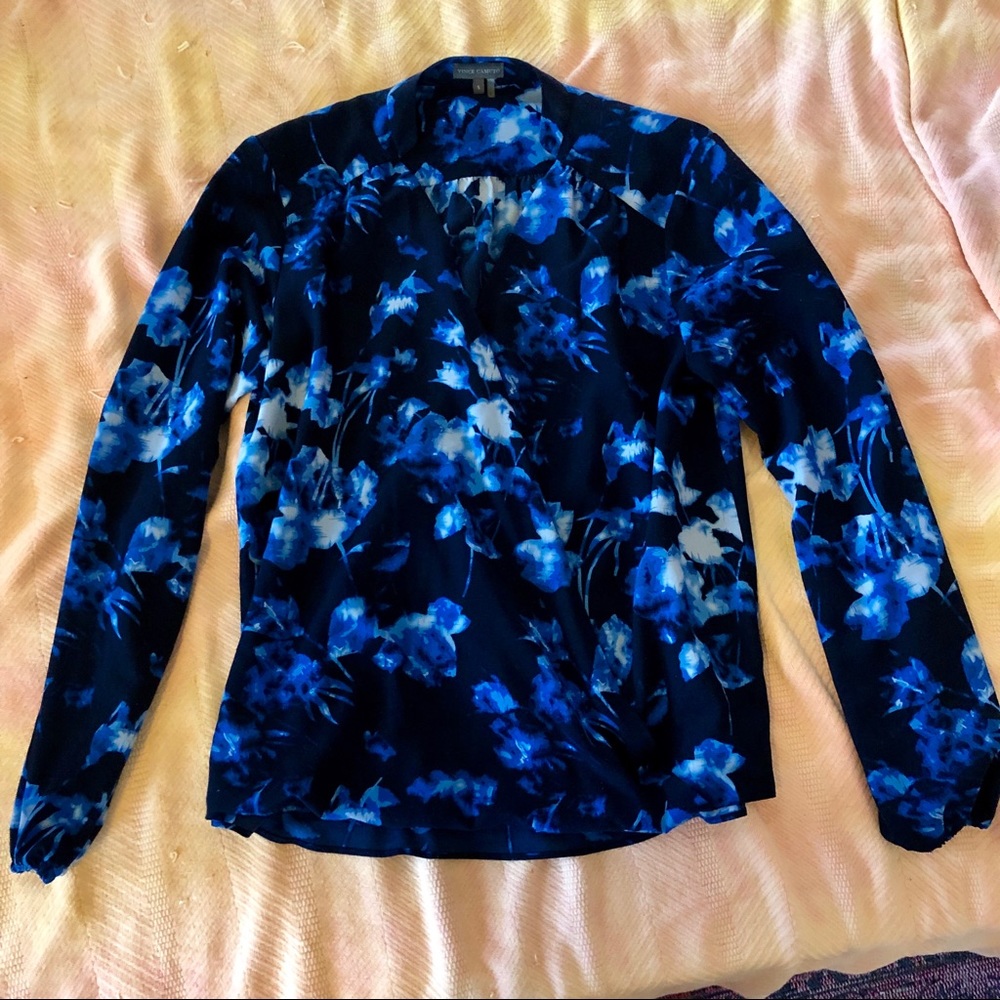 Vince camuto blouse (size small)
